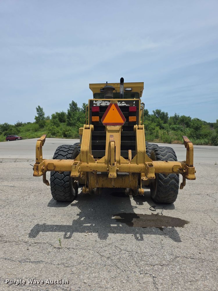 image for item FH6191 1998 Caterpillar 140H motor grader