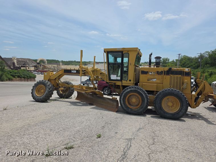 image for item FH6191 1998 Caterpillar 140H motor grader