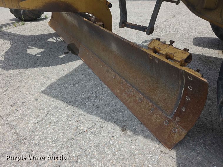 image for item FH6191 1998 Caterpillar 140H motor grader