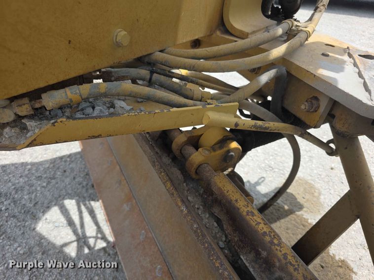 image for item FH6191 1998 Caterpillar 140H motor grader
