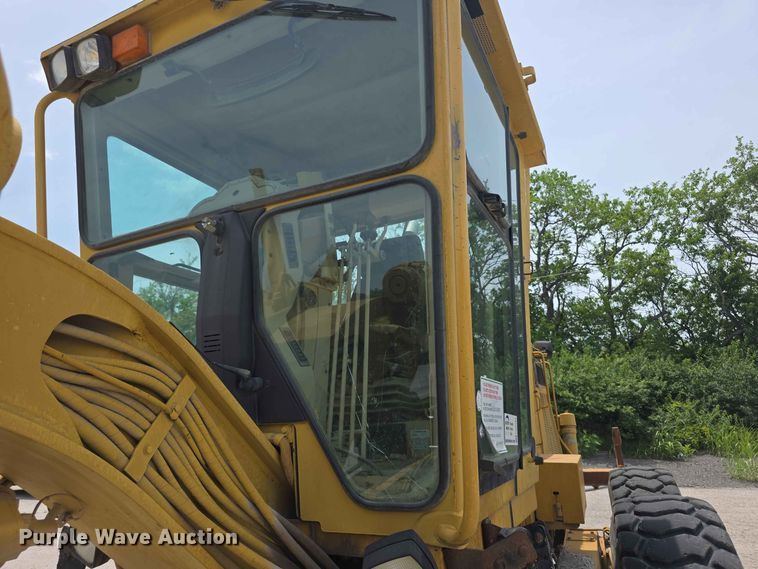 image for item FH6191 1998 Caterpillar 140H motor grader