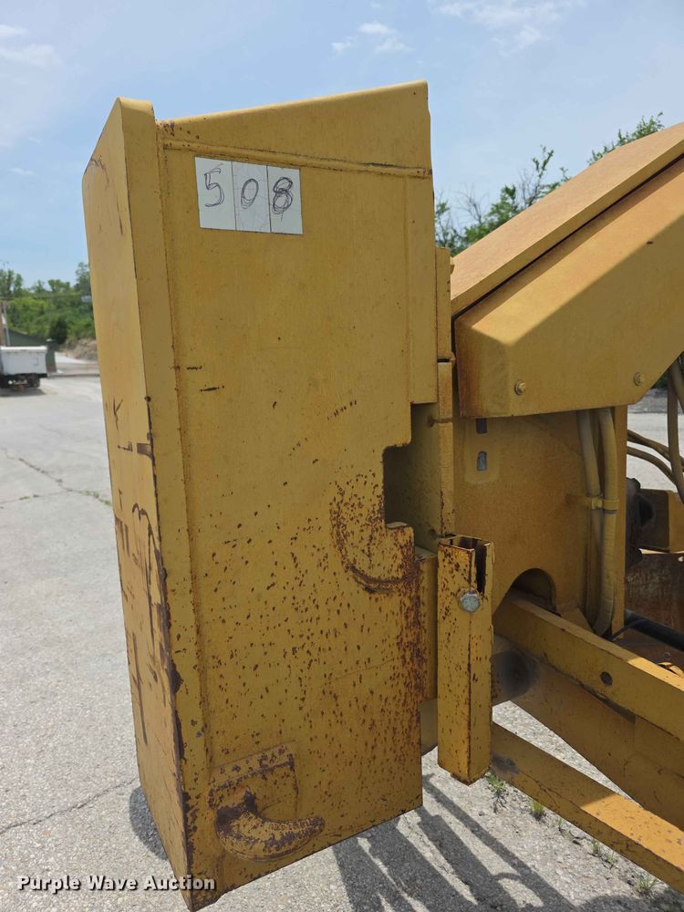 image for item FH6191 1998 Caterpillar 140H motor grader