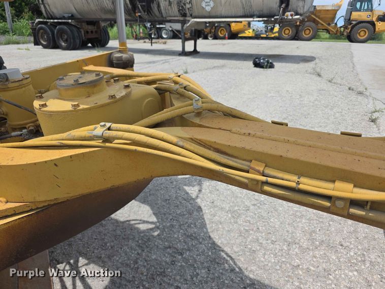 image for item FH6191 1998 Caterpillar 140H motor grader