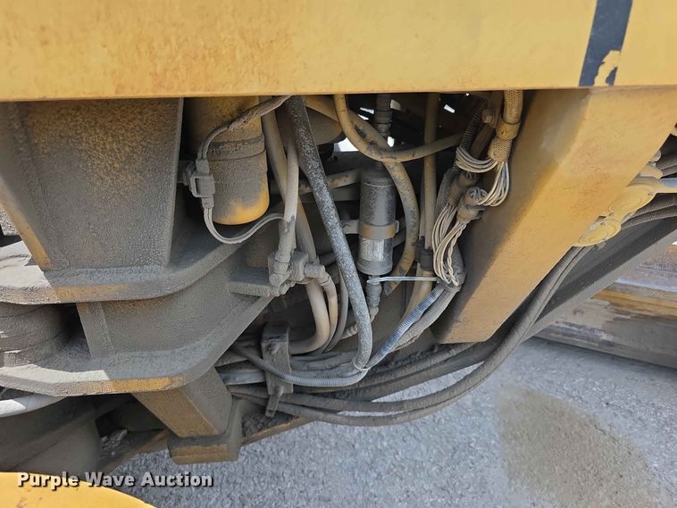 image for item FH6191 1998 Caterpillar 140H motor grader