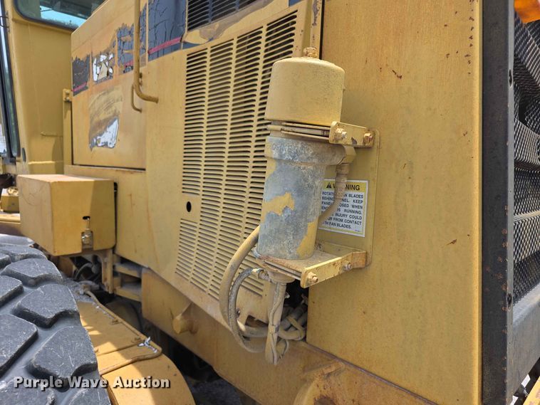 image for item FH6191 1998 Caterpillar 140H motor grader