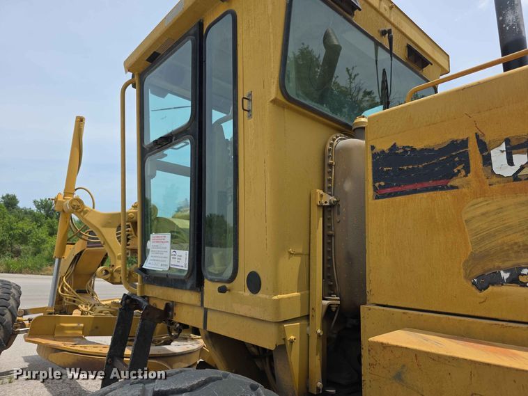 image for item FH6191 1998 Caterpillar 140H motor grader