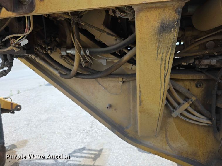 image for item FH6191 1998 Caterpillar 140H motor grader