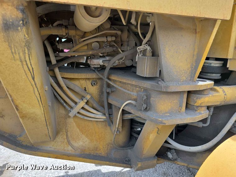 image for item FH6191 1998 Caterpillar 140H motor grader