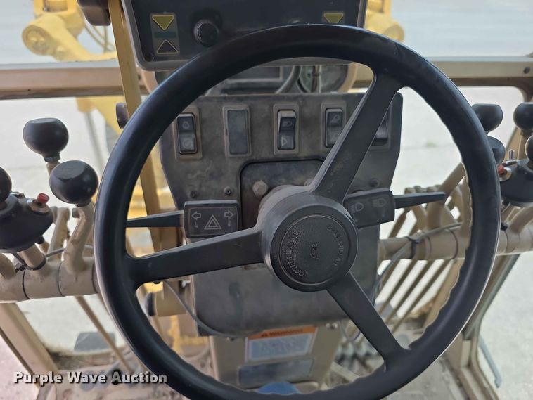 image for item FH6191 1998 Caterpillar 140H motor grader