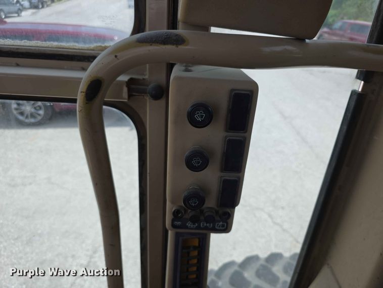 image for item FH6191 1998 Caterpillar 140H motor grader