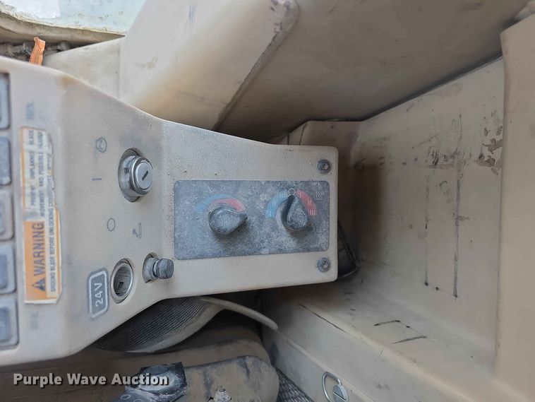 image for item FH6191 1998 Caterpillar 140H motor grader