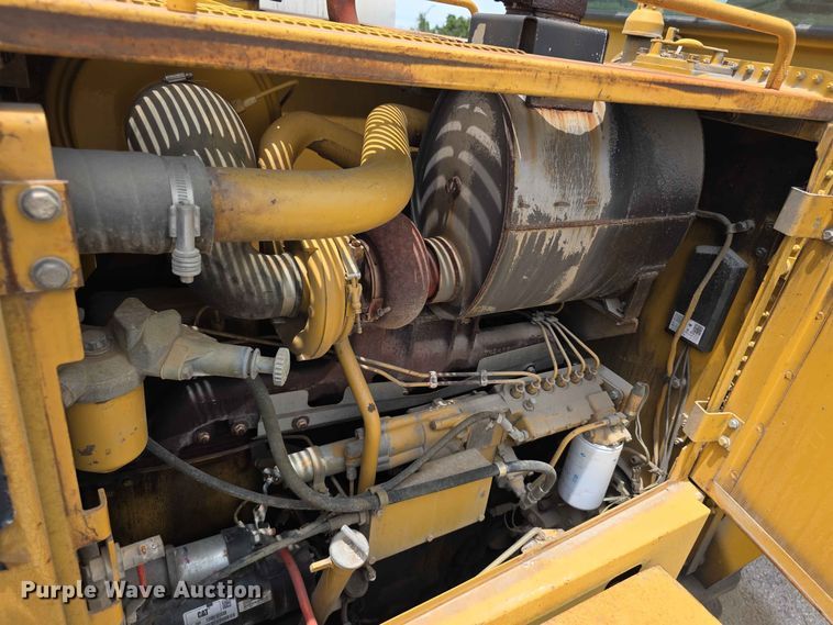 image for item FH6191 1998 Caterpillar 140H motor grader