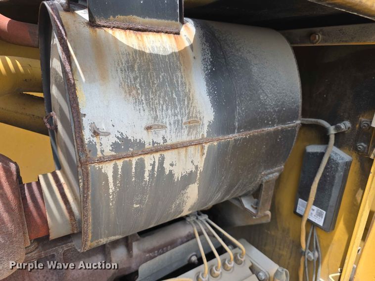 image for item FH6191 1998 Caterpillar 140H motor grader