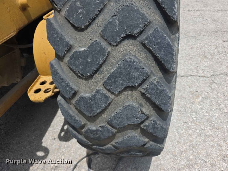 image for item FH6191 1998 Caterpillar 140H motor grader