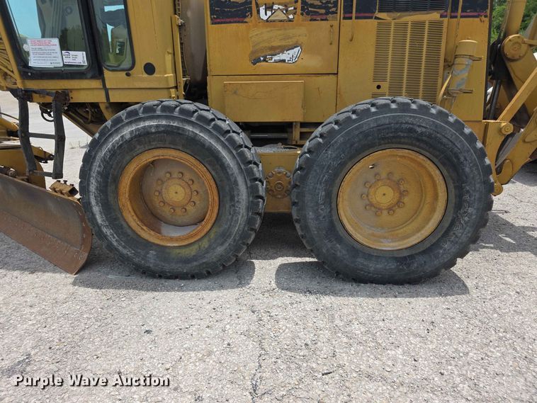 image for item FH6191 1998 Caterpillar 140H motor grader