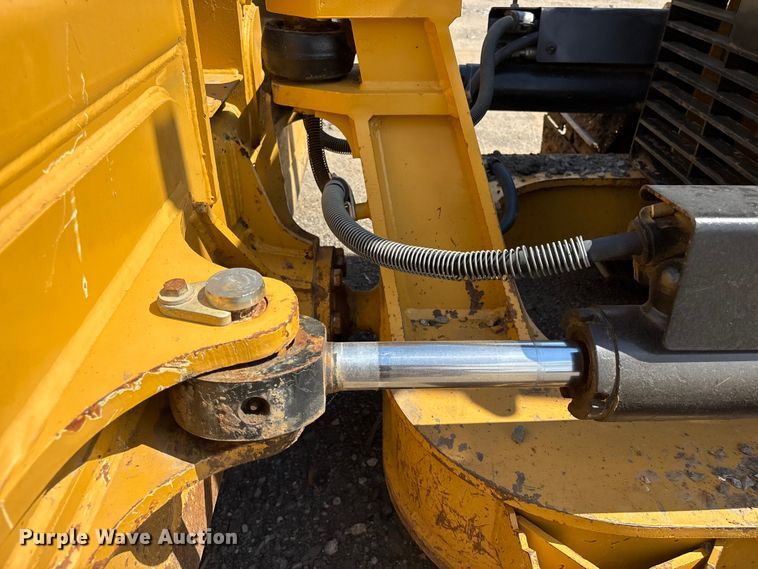 image for item FI0233 2013 Caterpillar D6K2 XL dozer