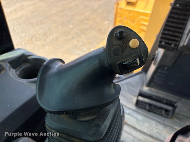 image for item FI0233 2013 Caterpillar D6K2 XL dozer