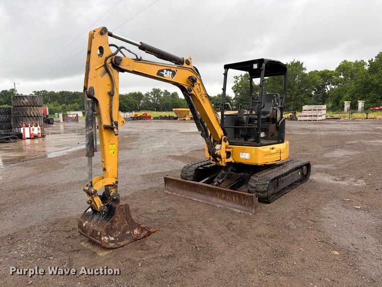 image for item FI0237 2016 Caterpillar 304E2 CR mini excavator
