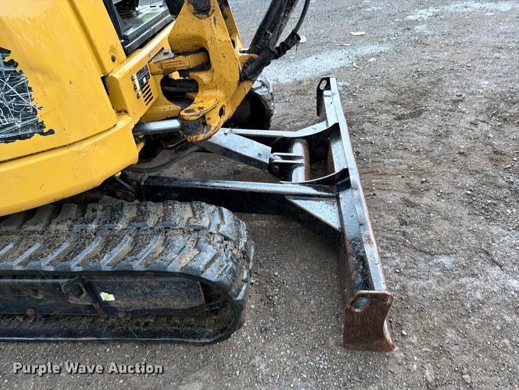 image for item FI0237 2016 Caterpillar 304E2 CR mini excavator