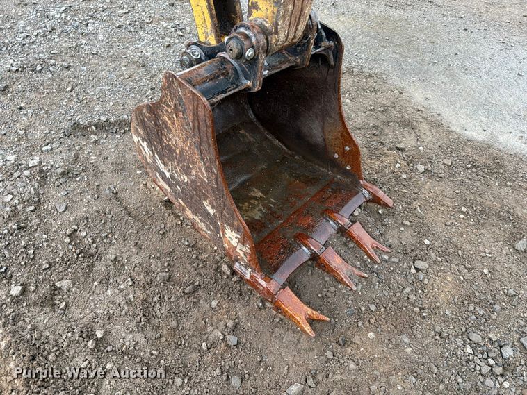image for item FI0237 2016 Caterpillar 304E2 CR mini excavator
