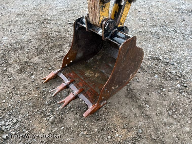 image for item FI0237 2016 Caterpillar 304E2 CR mini excavator