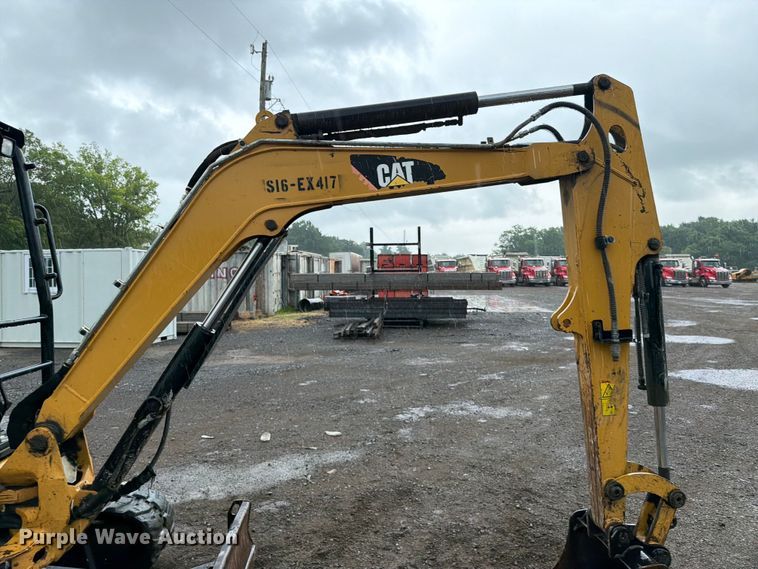image for item FI0237 2016 Caterpillar 304E2 CR mini excavator