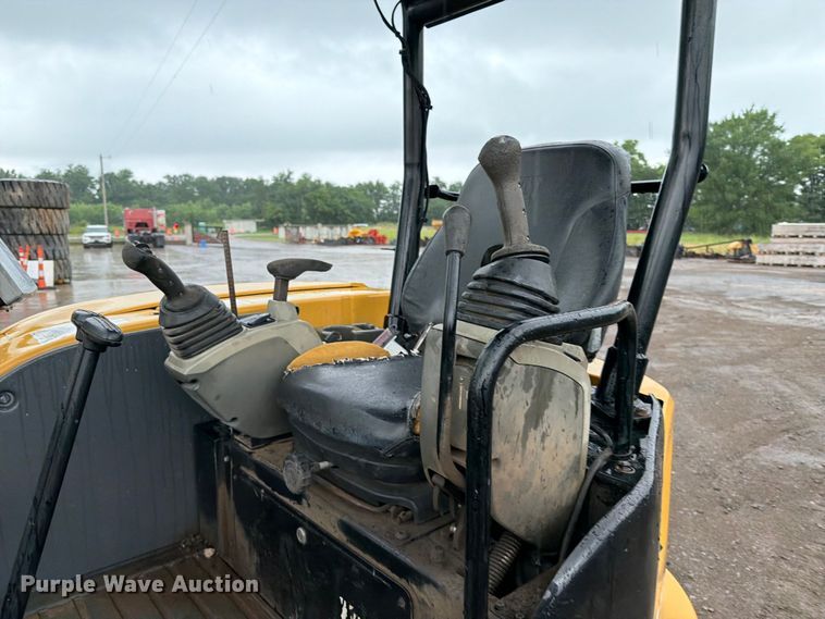 image for item FI0237 2016 Caterpillar 304E2 CR mini excavator