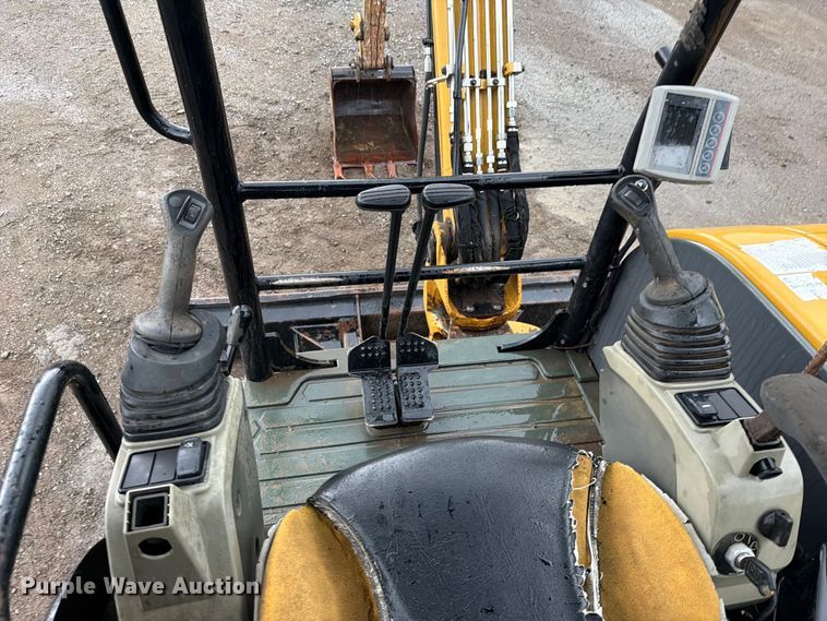 image for item FI0237 2016 Caterpillar 304E2 CR mini excavator
