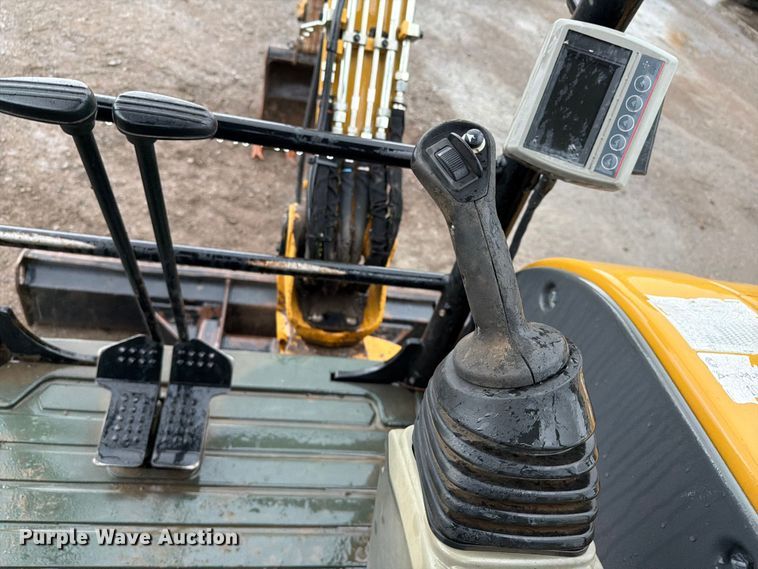 image for item FI0237 2016 Caterpillar 304E2 CR mini excavator