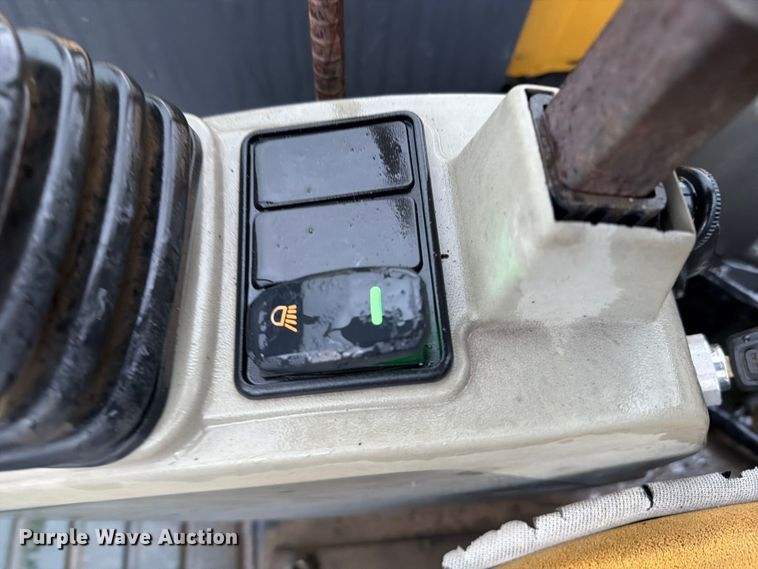 image for item FI0237 2016 Caterpillar 304E2 CR mini excavator