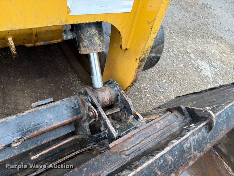 image for item FI0238 2017 Caterpillar 299D2 tracked skid steer loader