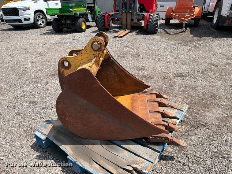 image for item FI0250 John Deere AT192019 backhoe bucket