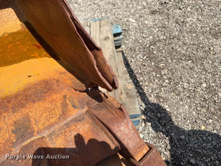 image for item FI0250 John Deere AT192019 backhoe bucket