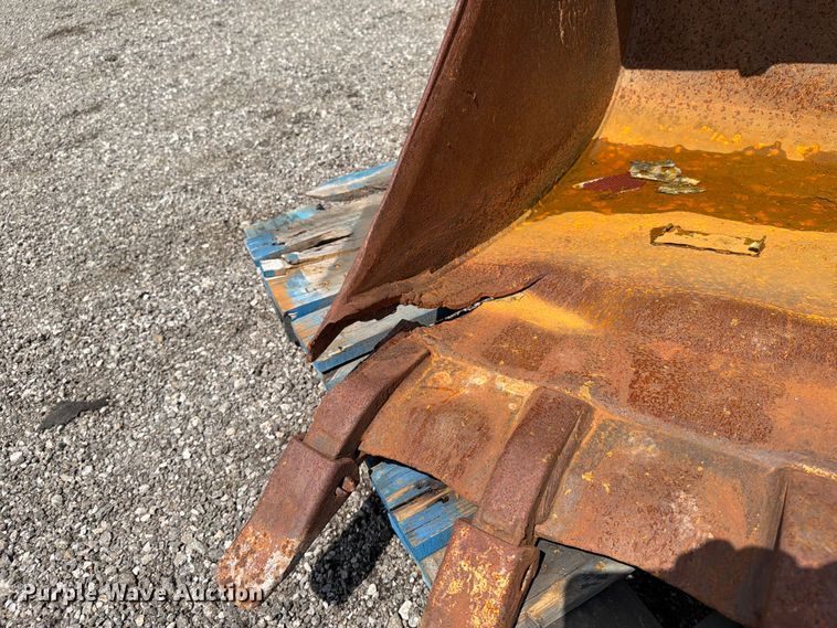 image for item FI0250 John Deere AT192019 backhoe bucket