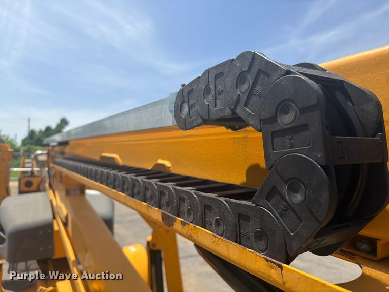 image for item FI0258 2017 Haulotte 5533A boom lift