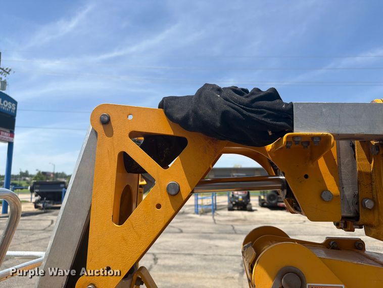 image for item FI0258 2017 Haulotte 5533A boom lift
