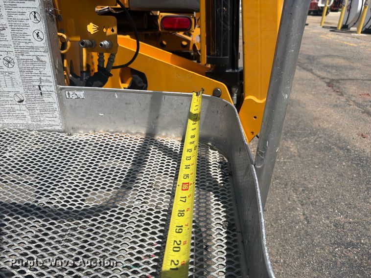 image for item FI0258 2017 Haulotte 5533A boom lift