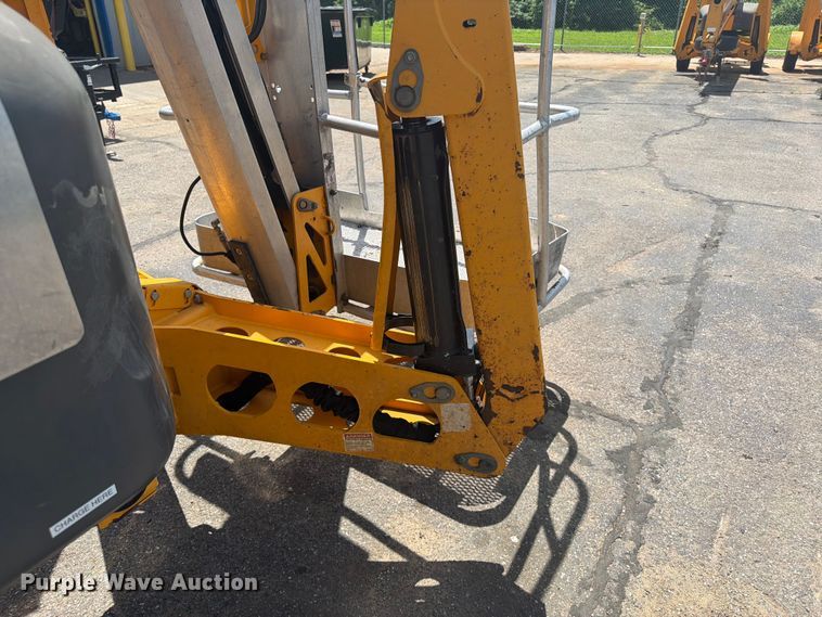 image for item FI0258 2017 Haulotte 5533A boom lift