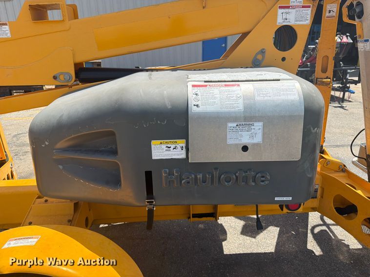 image for item FI0258 2017 Haulotte 5533A boom lift