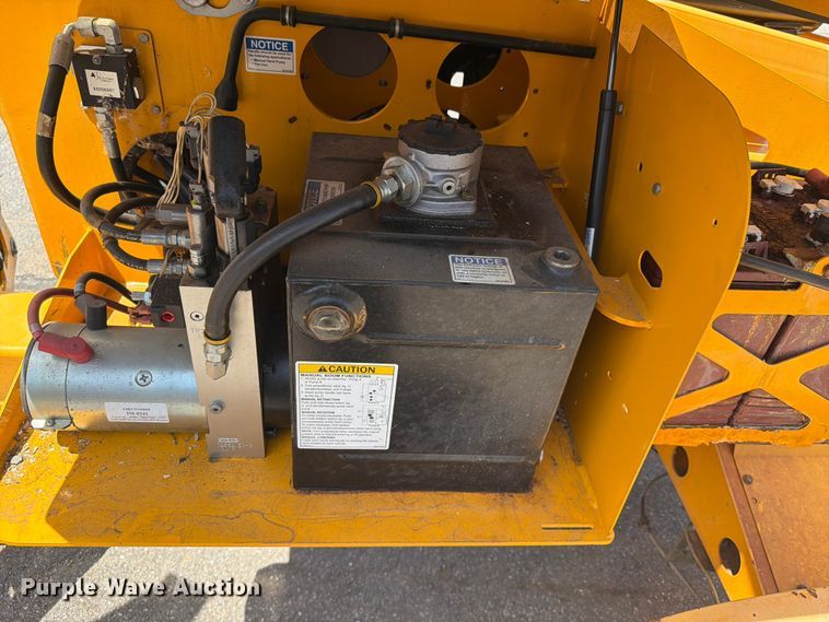 image for item FI0258 2017 Haulotte 5533A boom lift