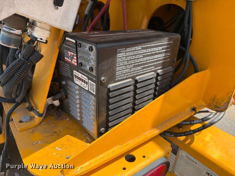 image for item FI0258 2017 Haulotte 5533A boom lift