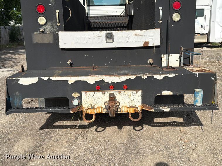 image for item FI0259 2011 International 7400 utility / service truck