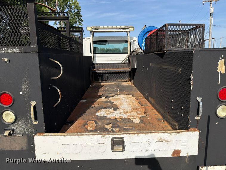 image for item FI0259 2011 International 7400 utility / service truck