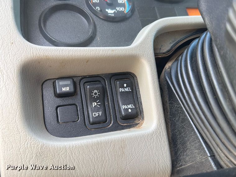 image for item FI0259 2011 International 7400 utility / service truck