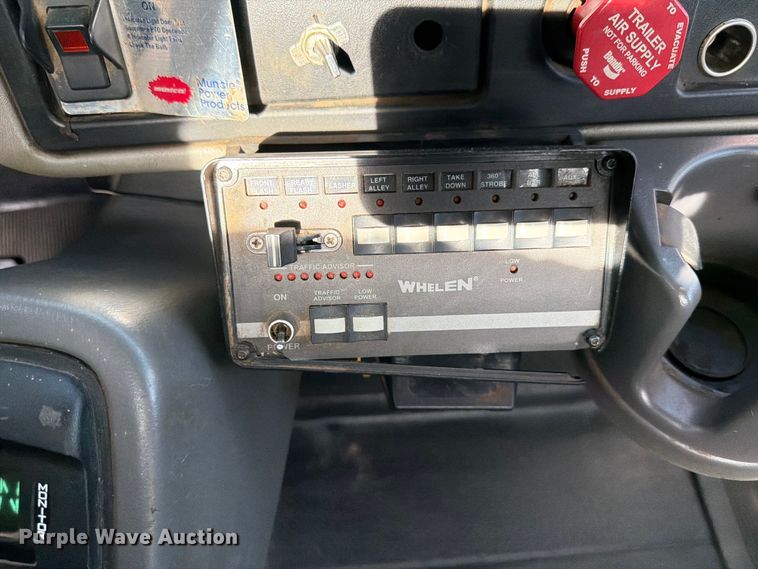 image for item FI0259 2011 International 7400 utility / service truck