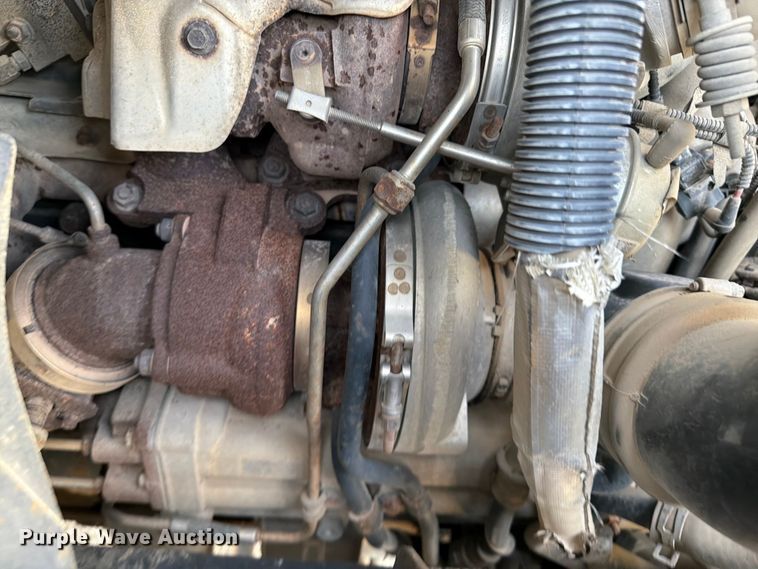 image for item FI0259 2011 International 7400 utility / service truck