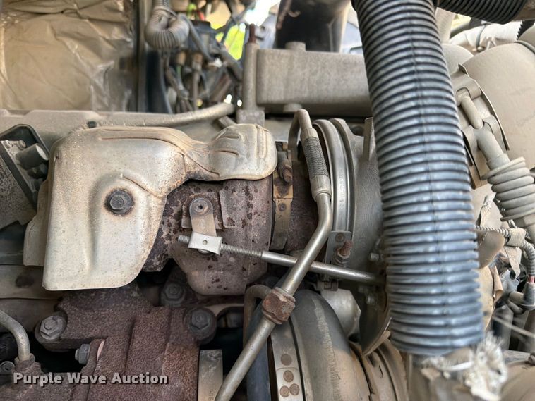 image for item FI0259 2011 International 7400 utility / service truck