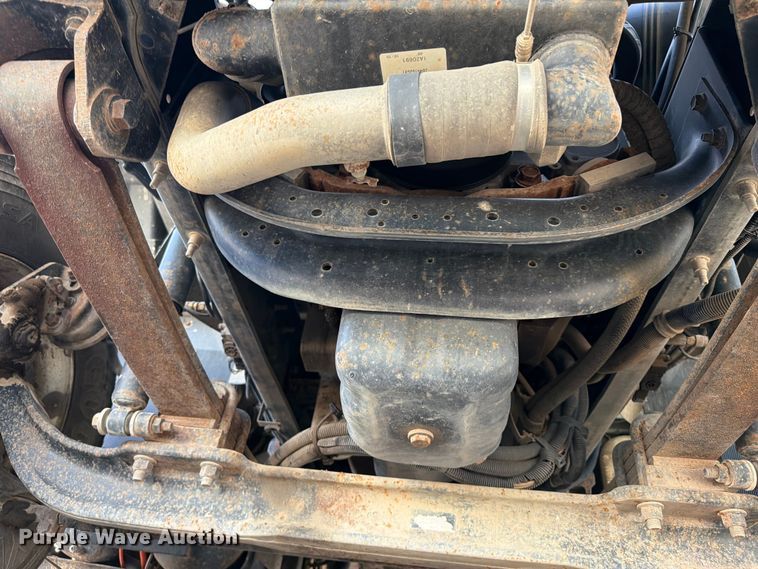 image for item FI0259 2011 International 7400 utility / service truck