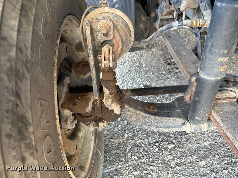 image for item FI0259 2011 International 7400 utility / service truck