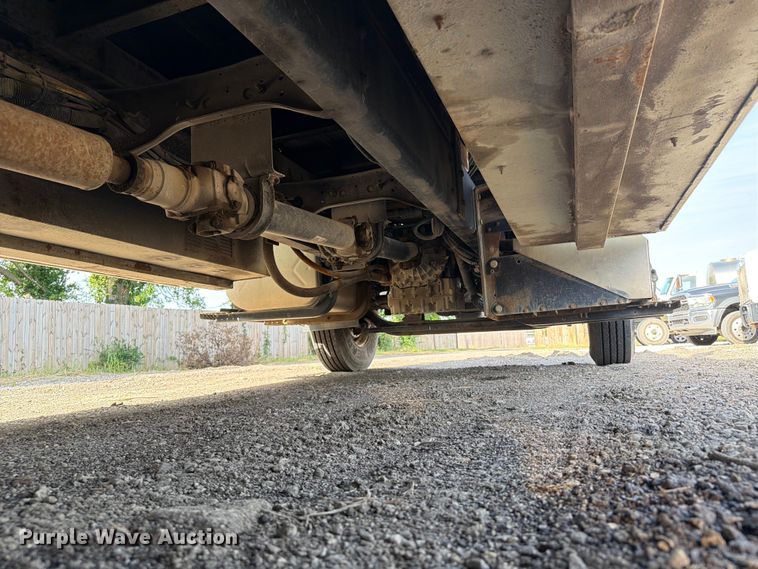 image for item FI0259 2011 International 7400 utility / service truck